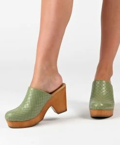 Journee Collection | Olive Kelsy Woven Clog - Women -High heel Store zu109423023 alt 3 tm1666366796