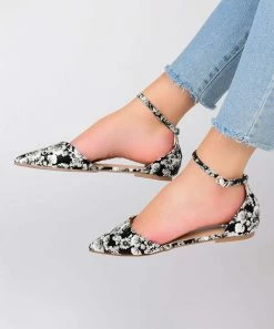 Journee Collection | Black Patent Reba Ballet Flat - Women -High heel Store zu111150285 alt 2 tm1669927821